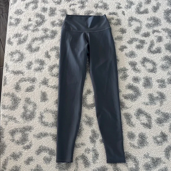 like NEW ALO Yoga airlift Charcoal Leggings Sz XS - Picture 6 of 6